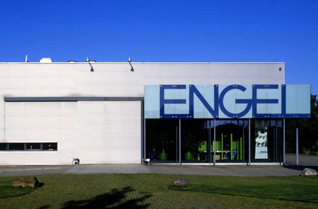 Hanke-Bau-Isernhagen-Buero-Ausstellungsgebaeude-Engel-2