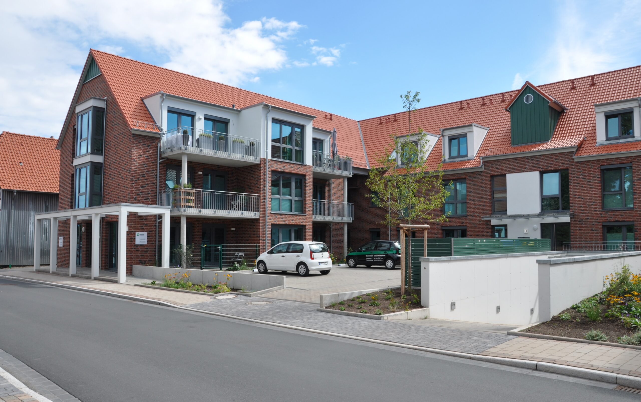 Neubau mit 2 Gewerbe- und 27 Wohneinheiten, Hannover