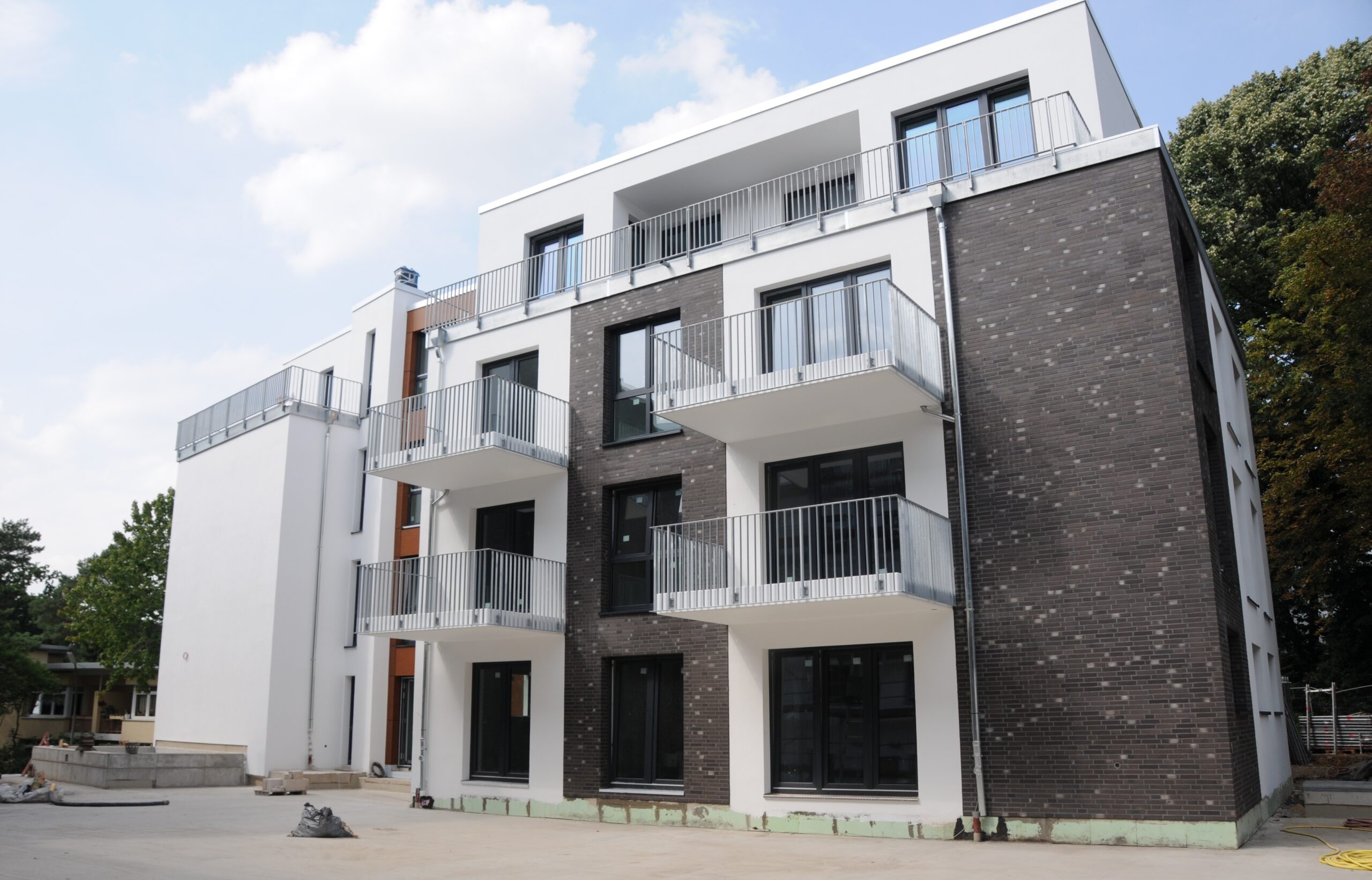 Neubau mit 22 Wohneinheiten und 33 Appartements, Hamburg